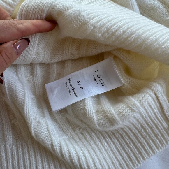 white/Cream Doen wool blended cable knit cardigan with button up front small - Picture 3 of 4